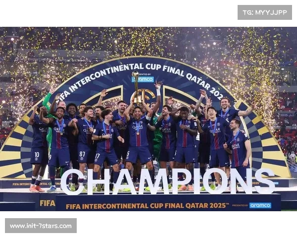 巴黎圣日耳曼展示2025年六座奖杯，告别赛季展望未来