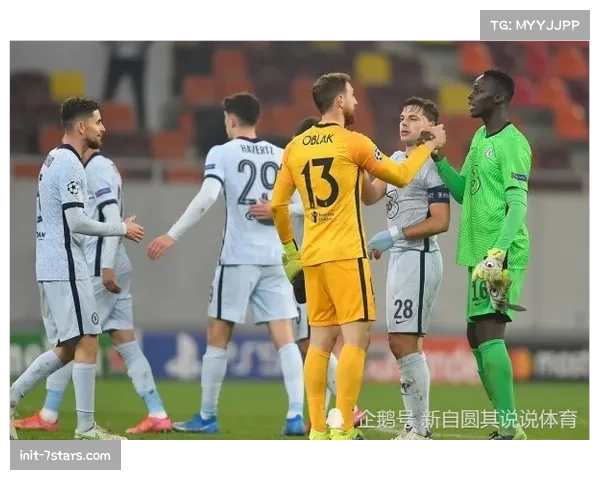 深度复盘：拜仁慕尼黑如何通过边翼卫战术击穿马德里竞技的密集防守